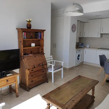 In First Line Apto. 10-9