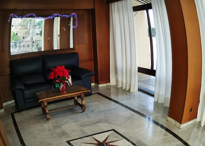 In First Line Apto. 10-9