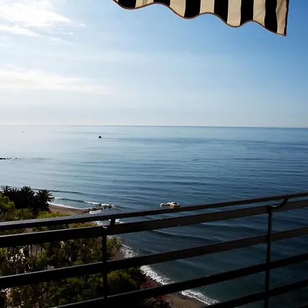 In First Line Apto. 10-9 Appartement